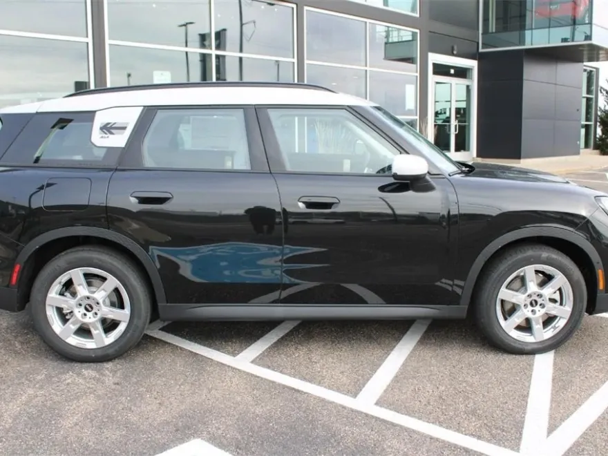 2025 Mini Countryman ALL4 S photo 1
