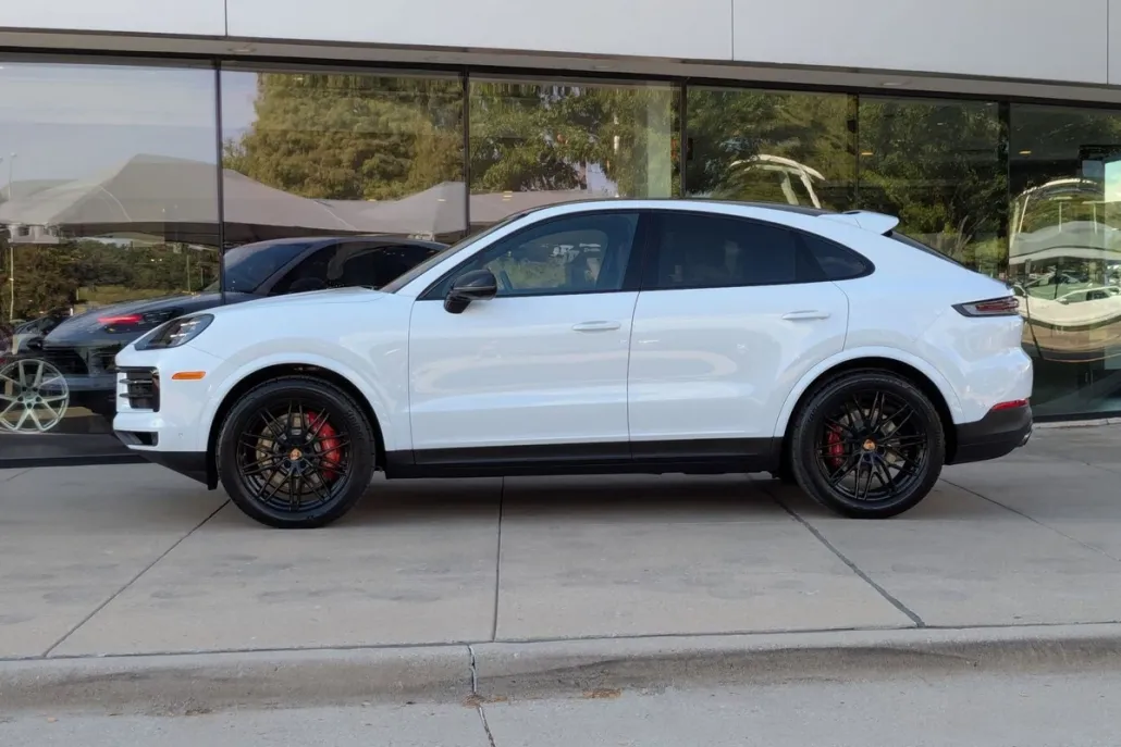 2026 Porsche Cayenne Coupe S photo 1