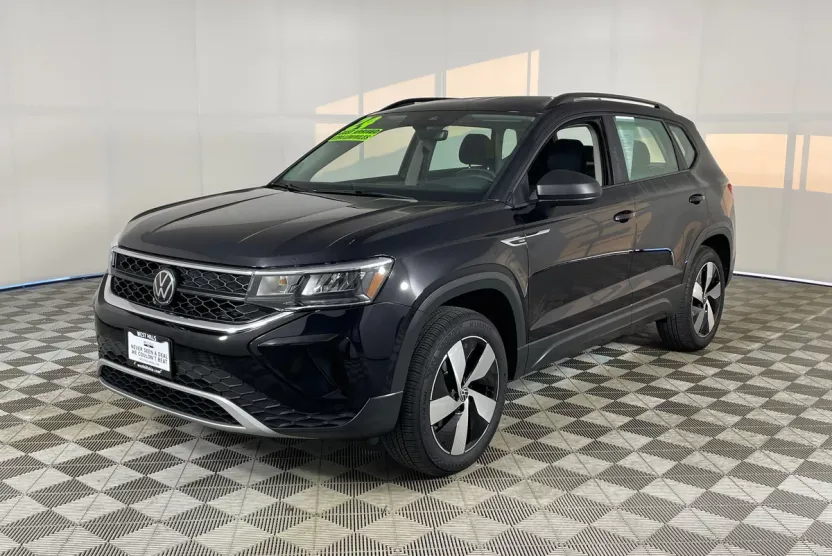 2024 Volkswagen Taos S photo 1
