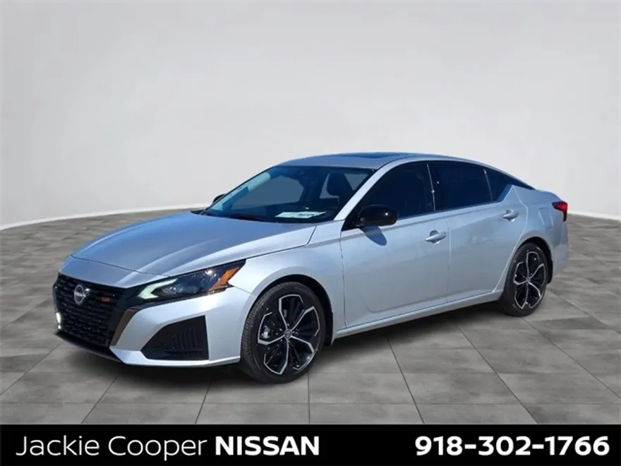 2025 Nissan Altima 2.5 SR photo 1