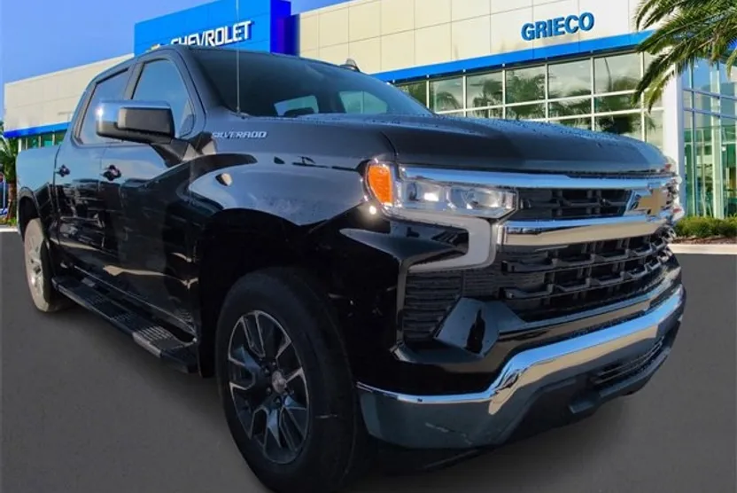 2026 Chevrolet Silverado 1500 LT photo 1
