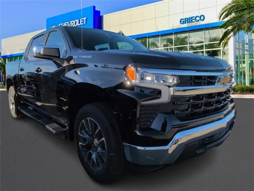 2026 Chevrolet Silverado 1500 LT photo 1
