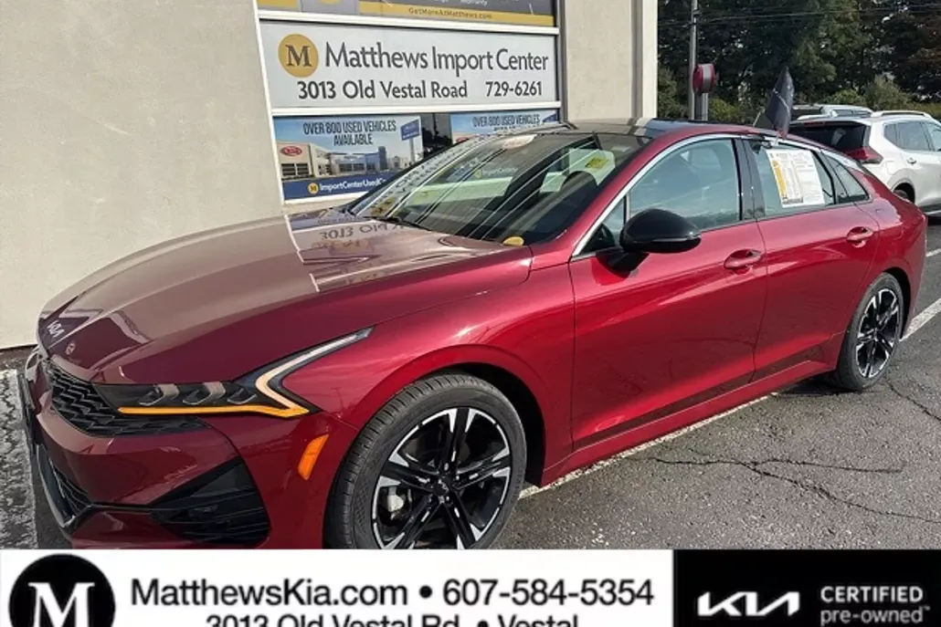 2023 Kia K5 GT-Line photo 1