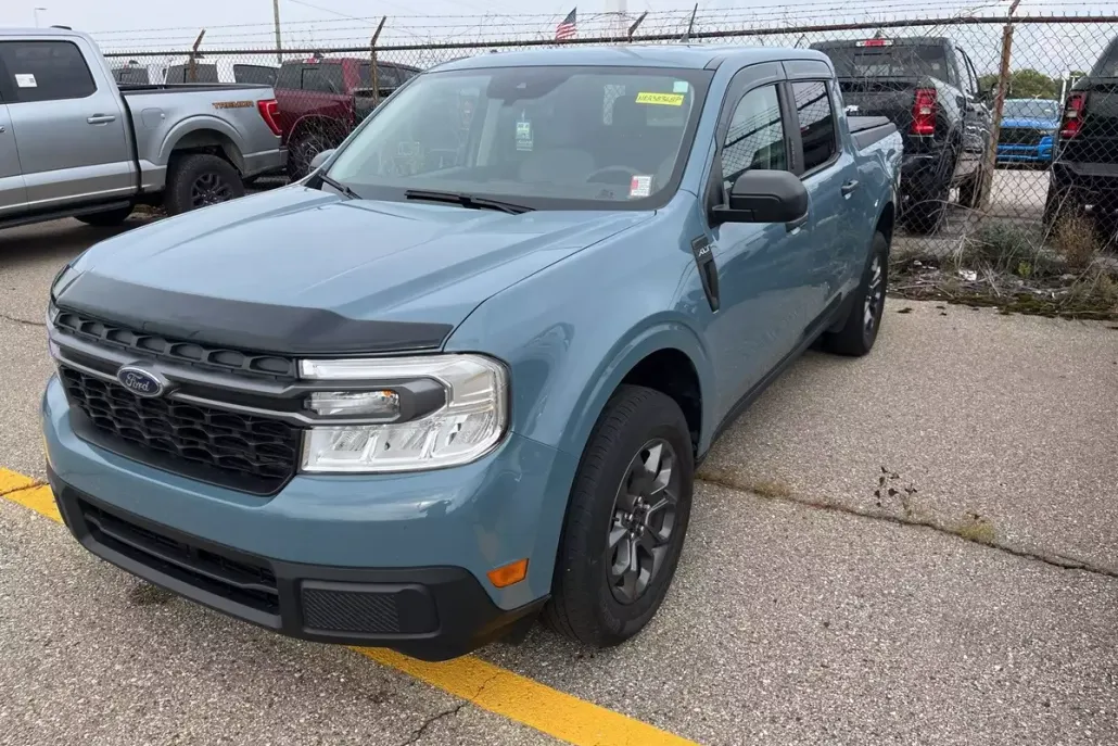 2022 Ford Maverick XLT photo 1