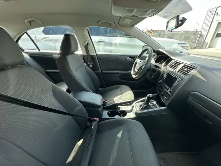 2016 Volkswagen Jetta 1.4T S photo 1