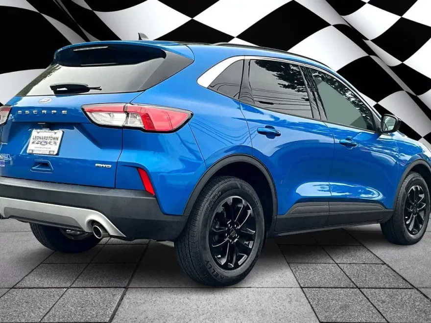 2021 Ford Escape SE photo 1