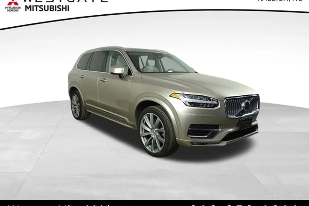 2023 Volvo XC90 AWD Plus photo 1