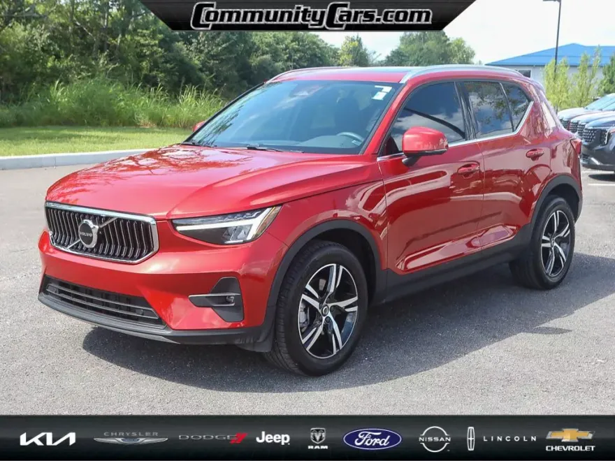 2023 Volvo XC40 Plus photo 1