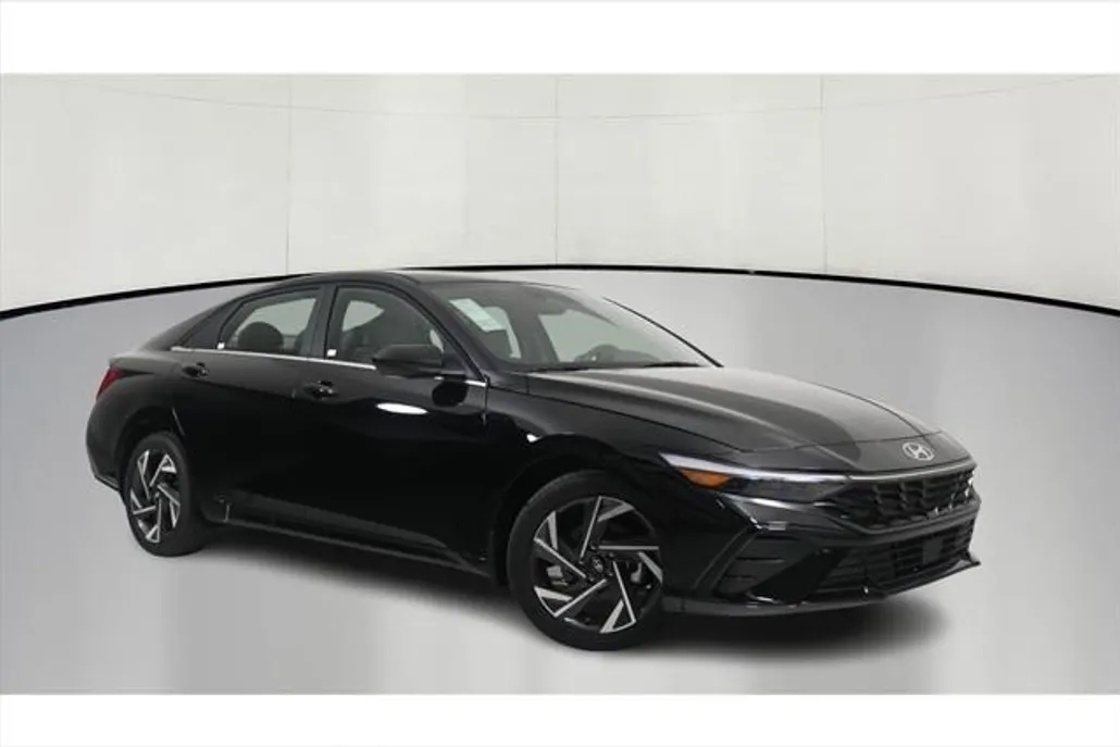 2025 Hyundai Elantra SEL Convenience photo 1