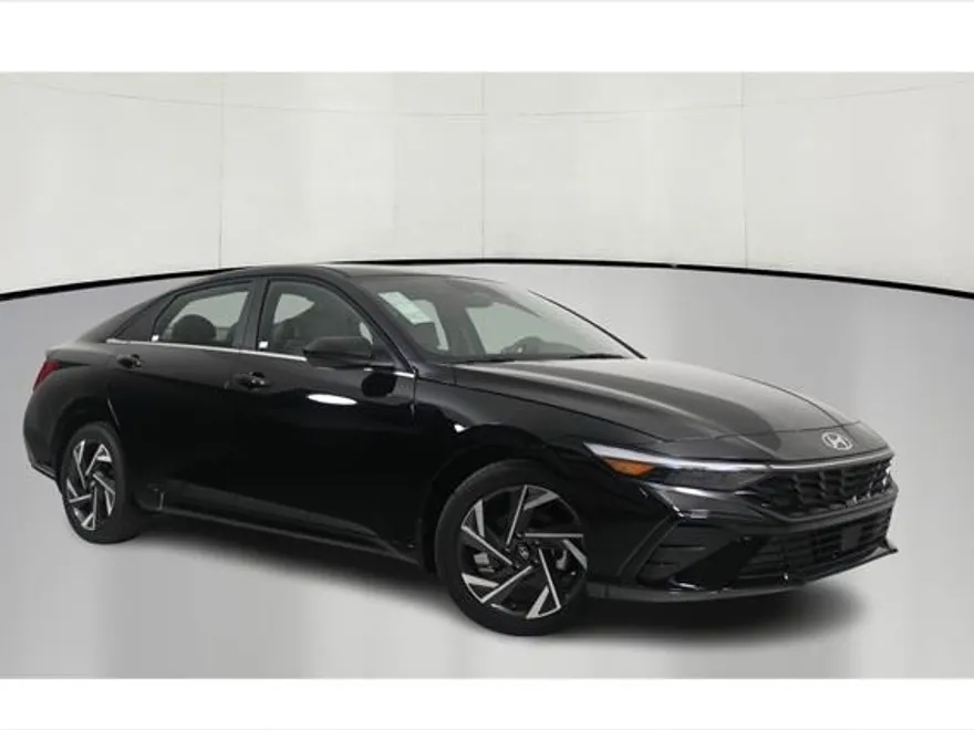 2025 Hyundai Elantra SEL Convenience photo 1