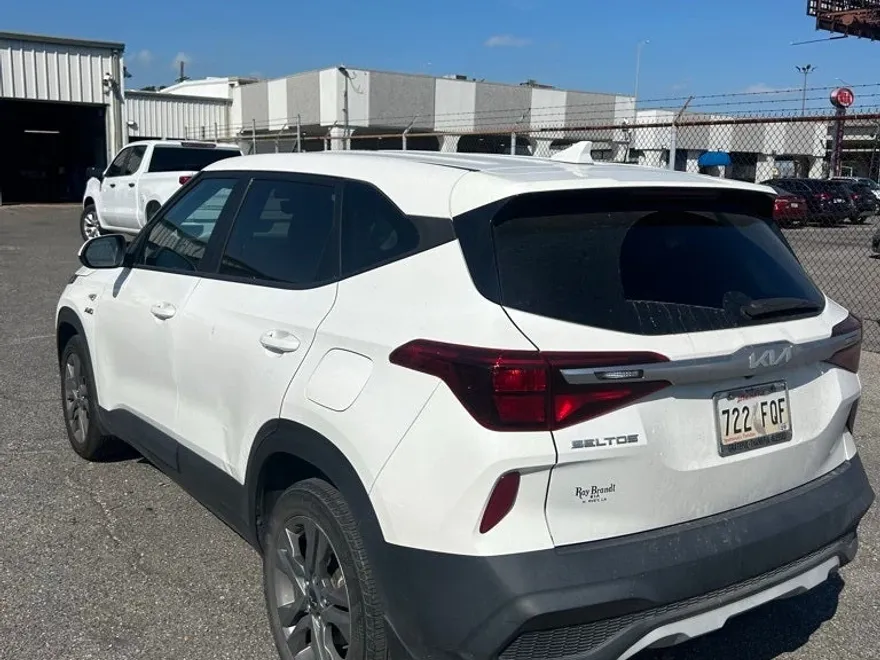2022 Kia Seltos LX photo 1