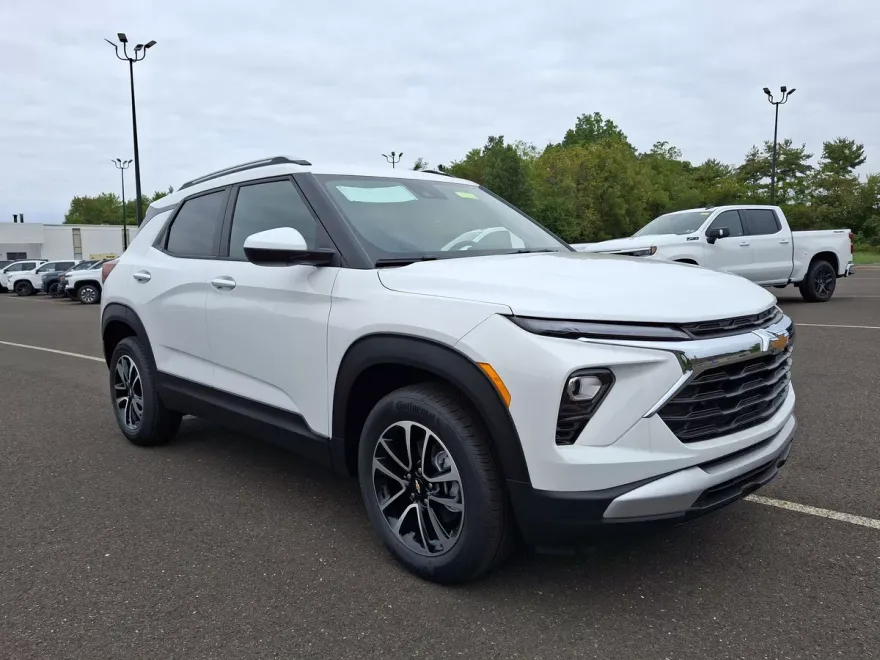 2026 Chevrolet Trailblazer LT photo 1