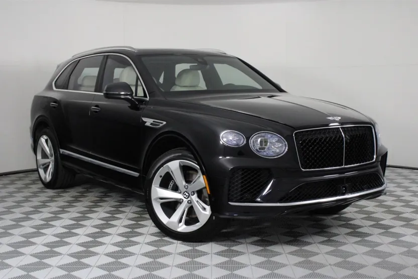 2025 Bentley Bentayga V8 photo 1