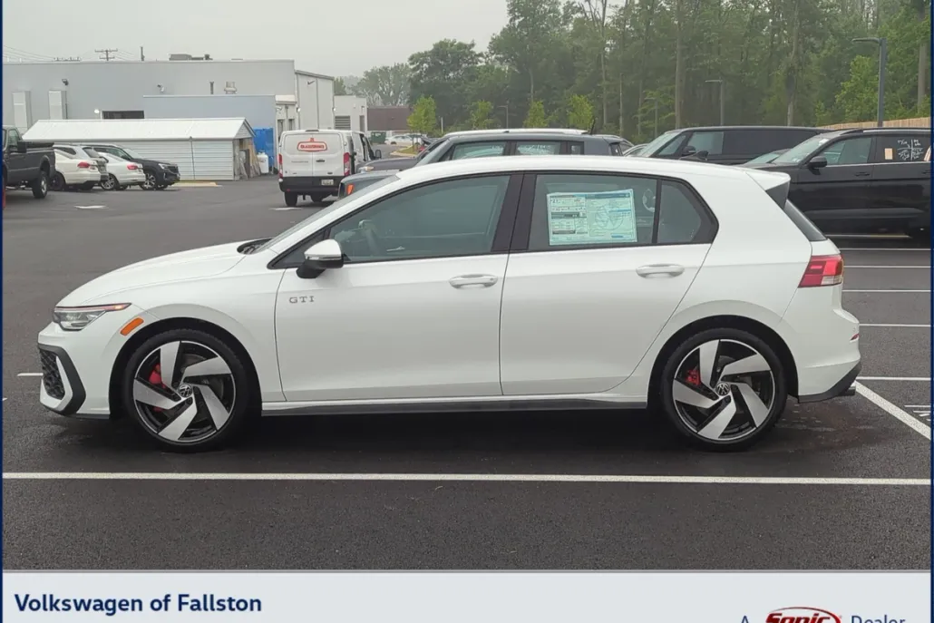 2025 Volkswagen Golf GTI S photo 1