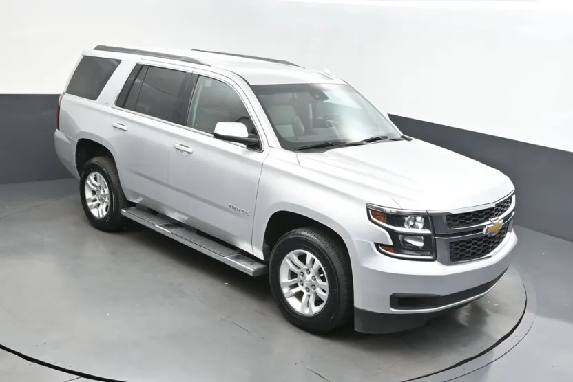 2019 Chevrolet Tahoe LT photo 1