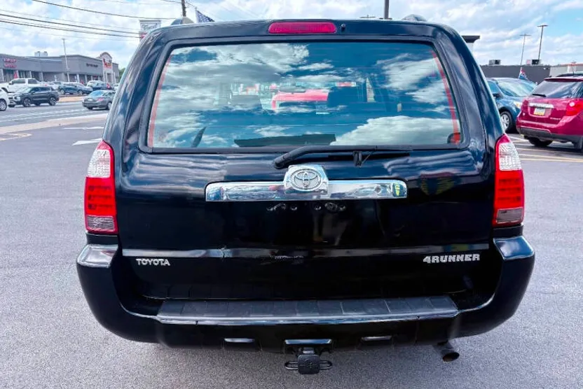2007 Toyota 4Runner SR5 photo 1