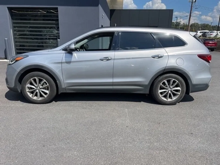 2018 Hyundai Santa Fe SE Premium photo 1