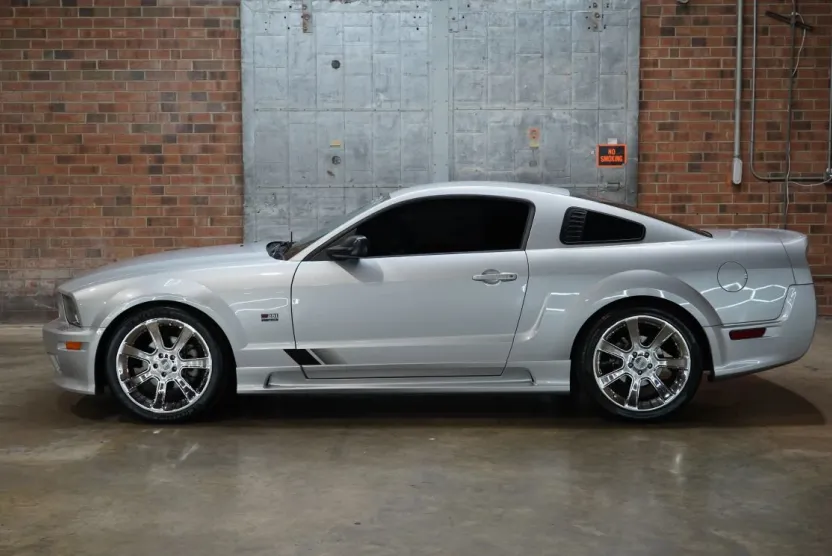 2006 Ford Mustang GT Deluxe photo 1