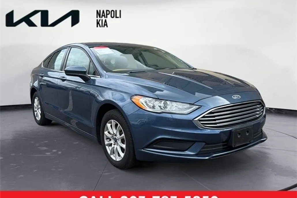 2018 Ford Fusion S photo 1