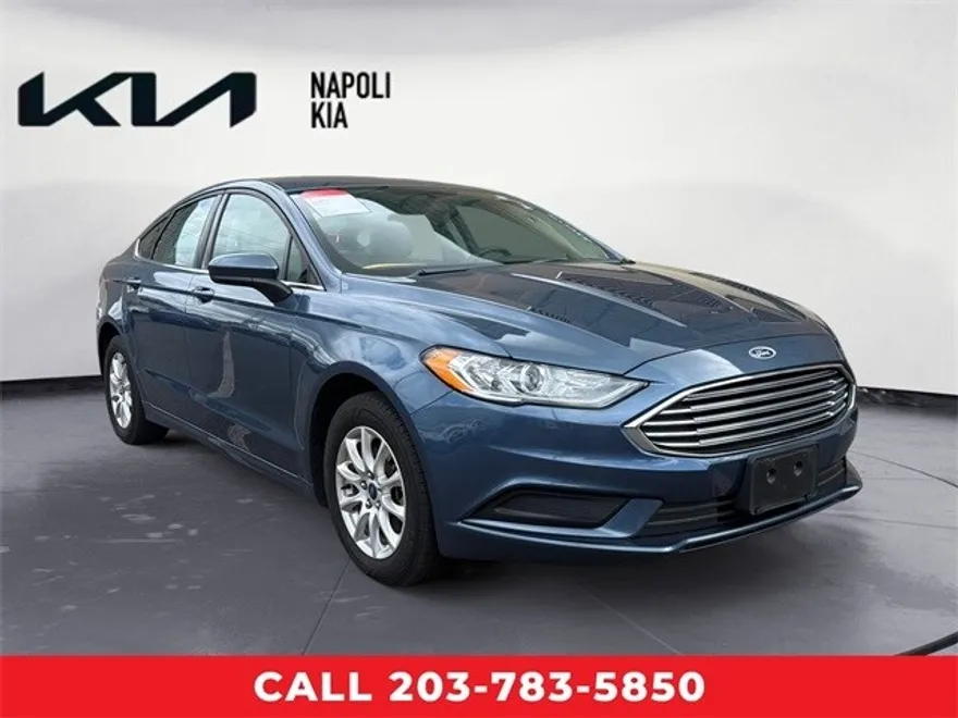 2018 Ford Fusion S photo 1