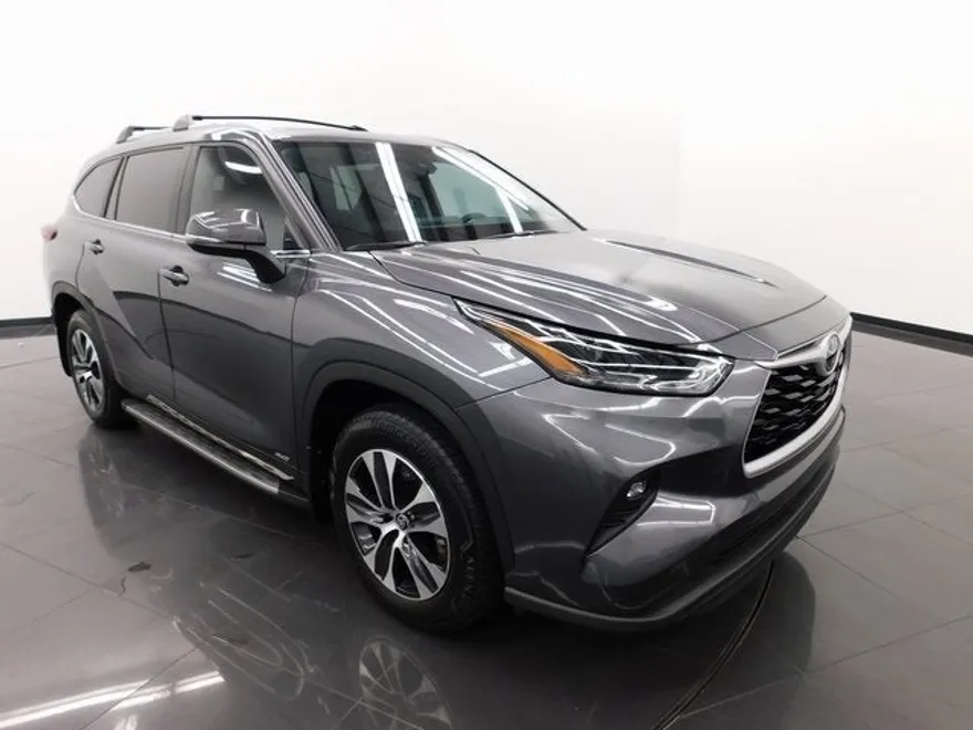 2025 Toyota Highlander Hybrid XLE photo 1
