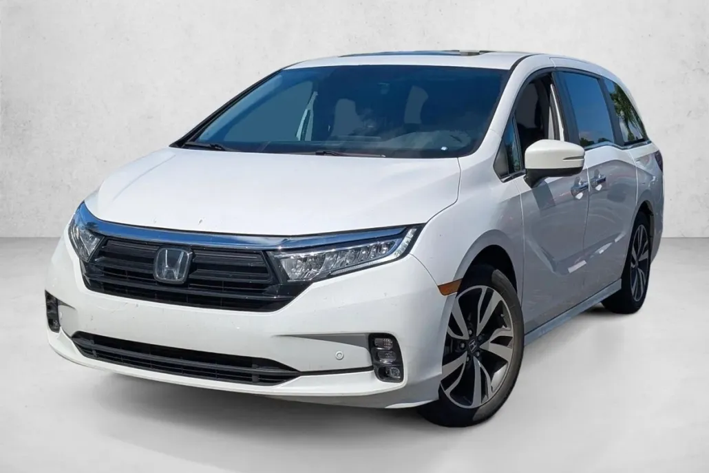 2024 Honda Odyssey Touring photo 1
