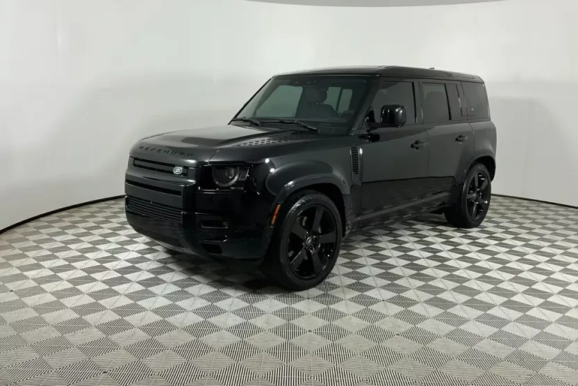 2023 Land Rover Defender 110 V8 photo 1