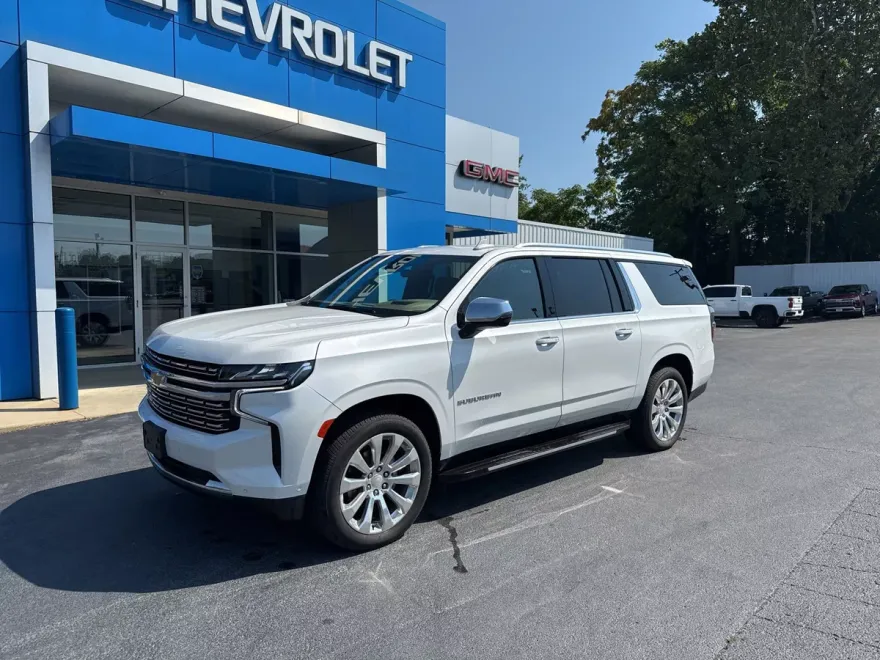 2024 Chevrolet Suburban Premier photo 1