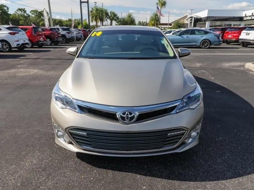 2014 Toyota Avalon Limited photo 1