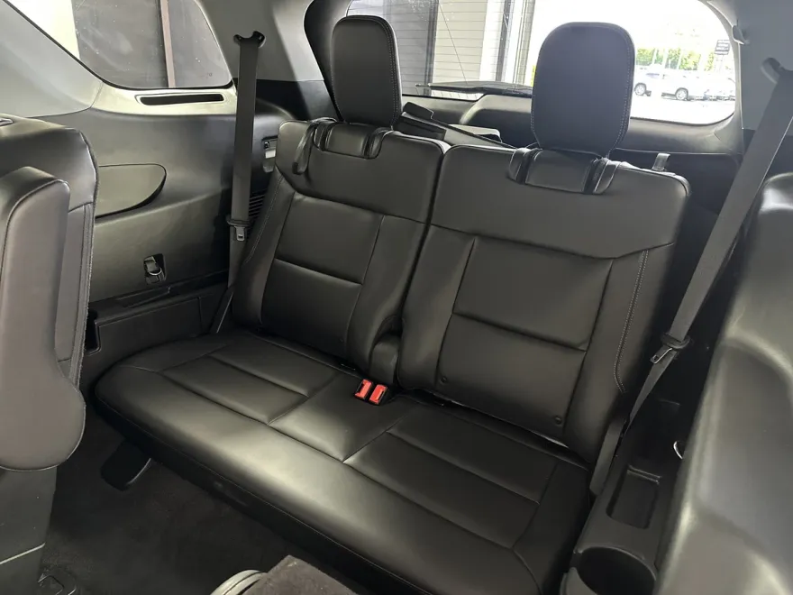2023 Ford Explorer XLT Sport photo 1