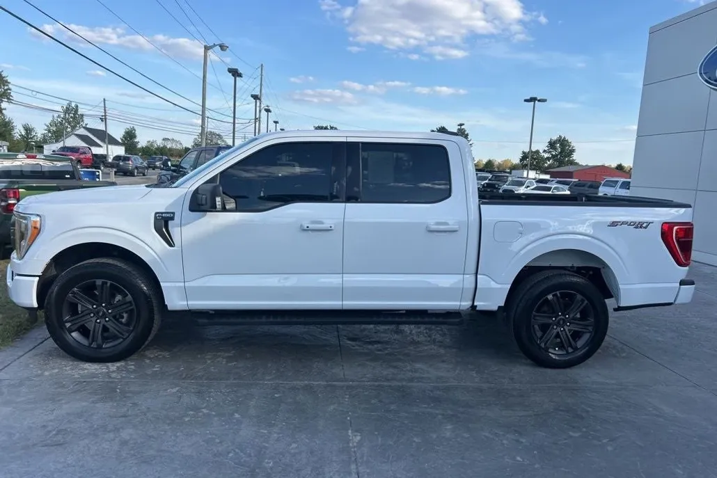 2023 Ford F-150 XLT photo 1