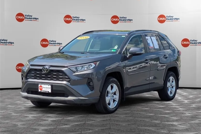 2020 Toyota RAV4 XLE photo 1