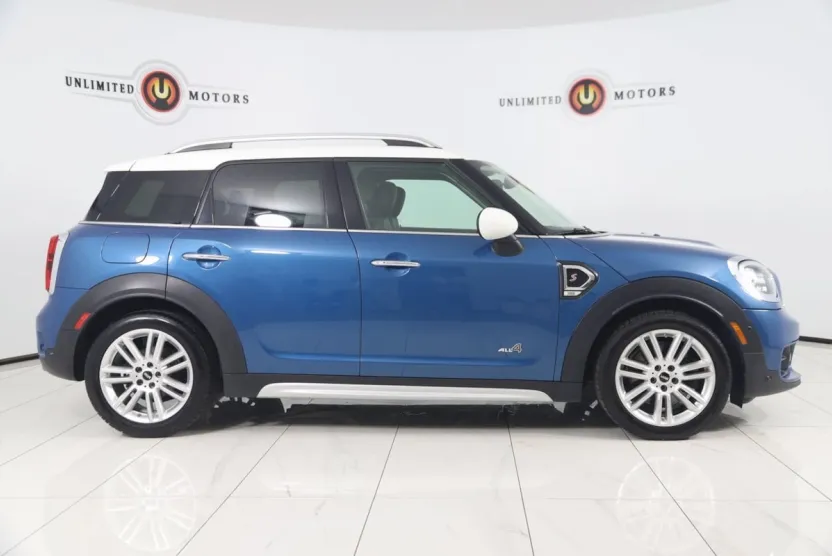 2017 Mini Countryman S ALL4 photo 1