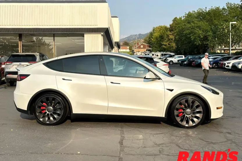 2023 Tesla Model Y Performance photo 1