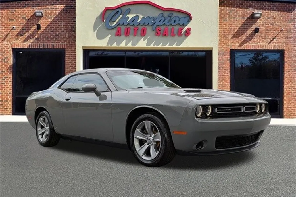 2019 Dodge Challenger SXT photo 1