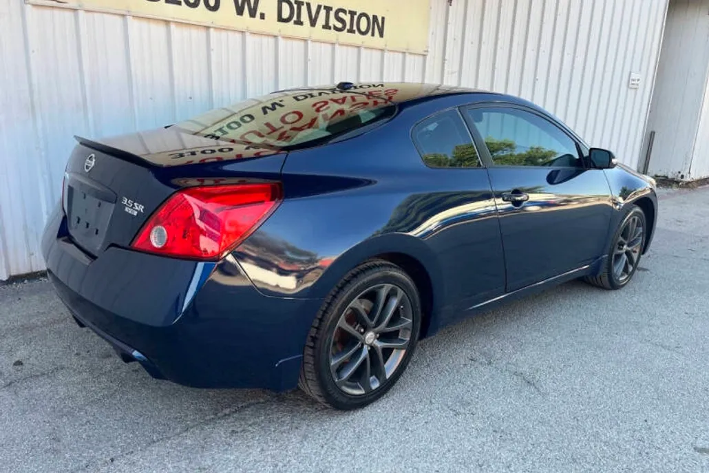 2012 Nissan Altima 3.5 SR photo 1