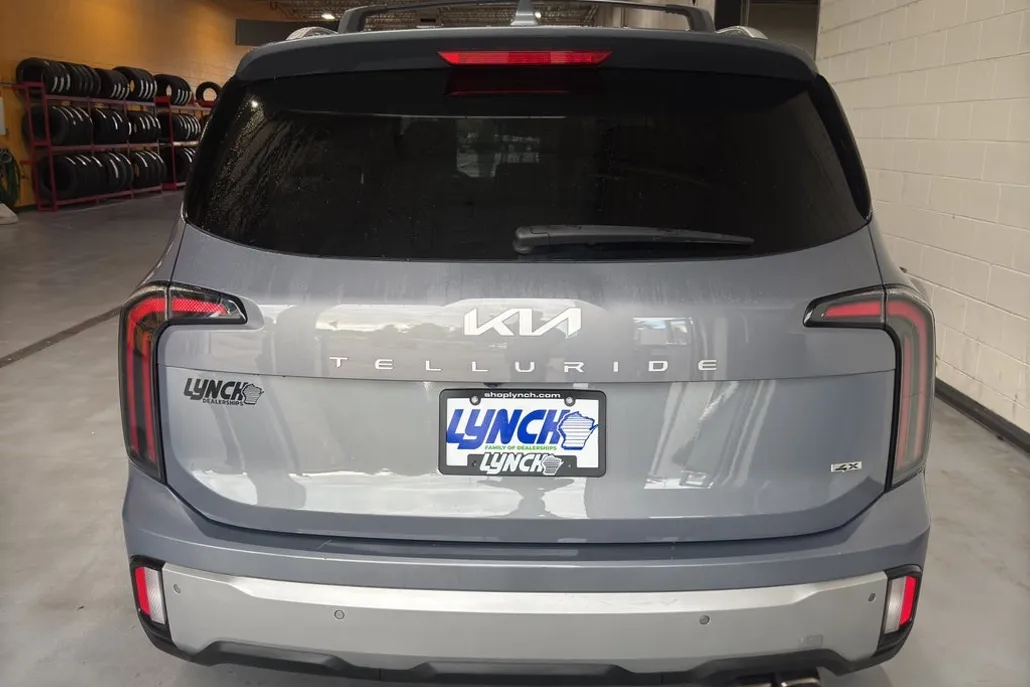 2023 Kia Telluride EX photo 1