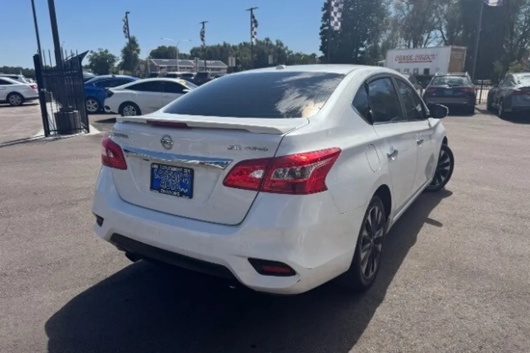 2019 Nissan Sentra SR photo 1