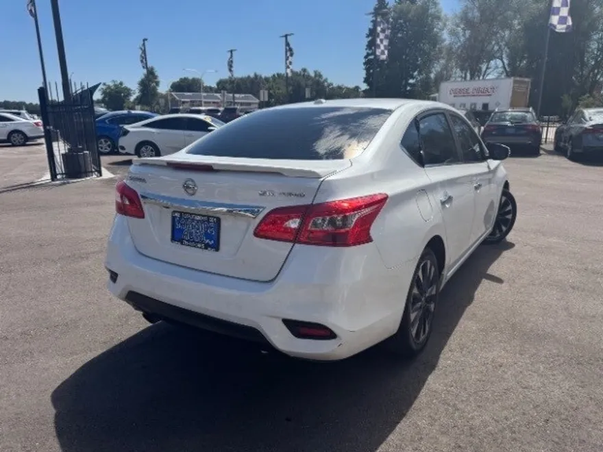 2019 Nissan Sentra SR photo 1