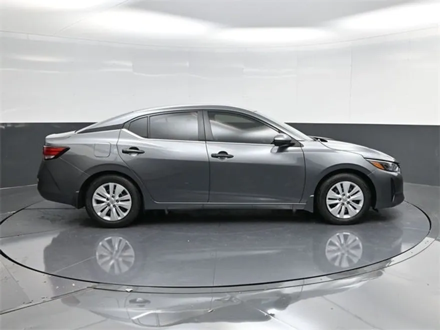 2025 Nissan Sentra S photo 1