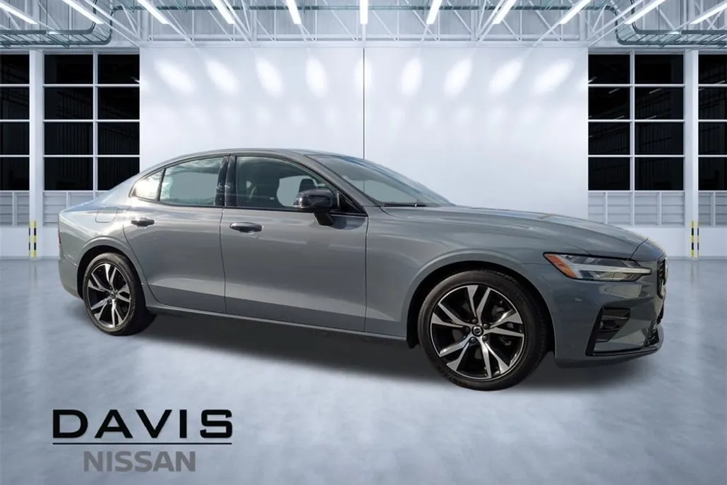 2024 Volvo S60 B5 Core photo 1