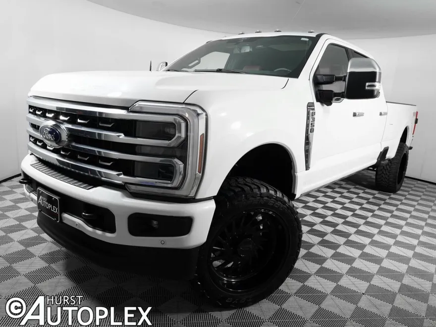 2024 Ford F-350 Platinum photo 1