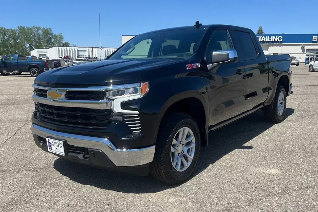 2025 Chevrolet Silverado 1500 LT photo 1