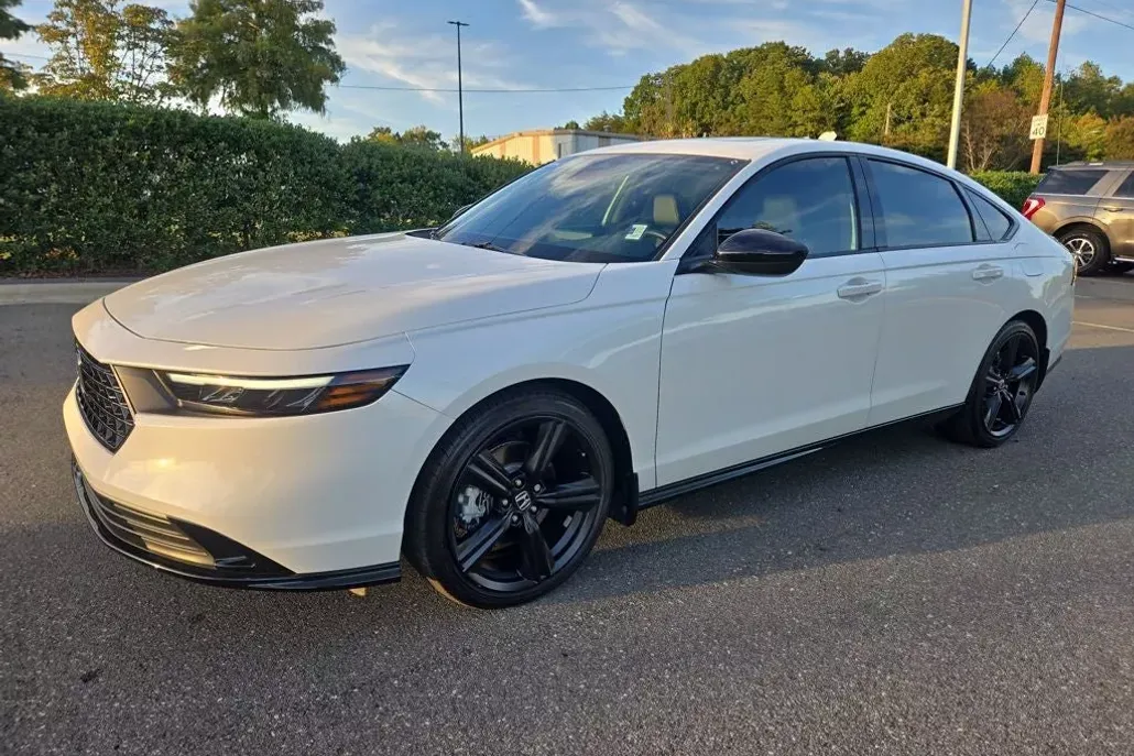 2024 Honda Accord Hybrid Sport-L photo 1