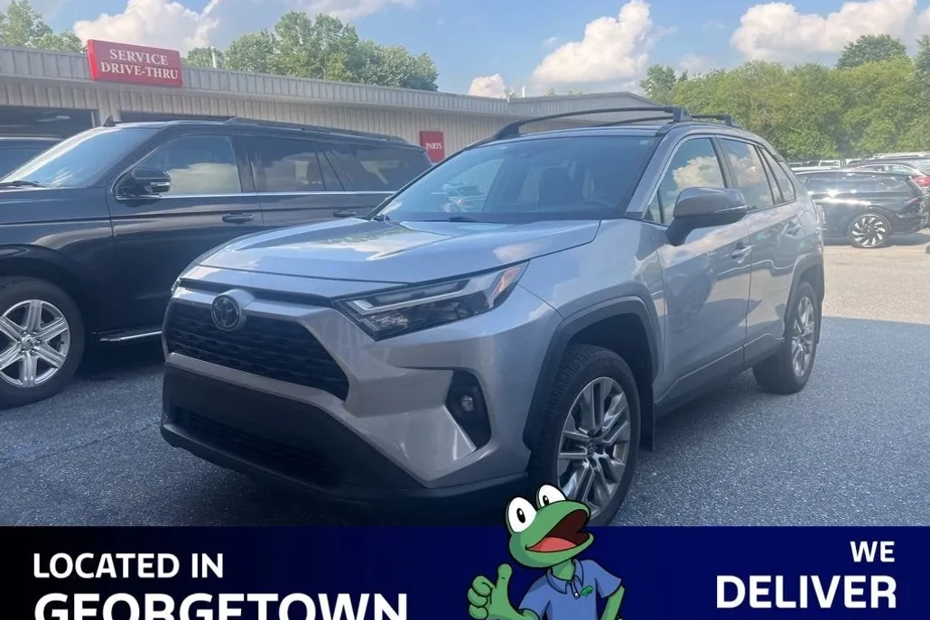 2023 Toyota RAV4 XLE Premium photo 1