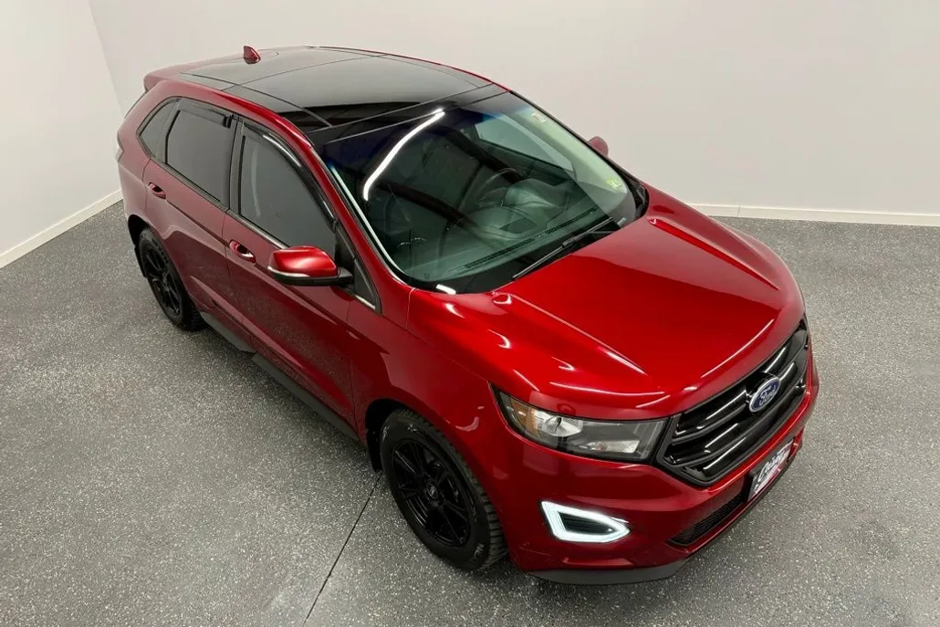 2015 Ford Edge Sport photo 1