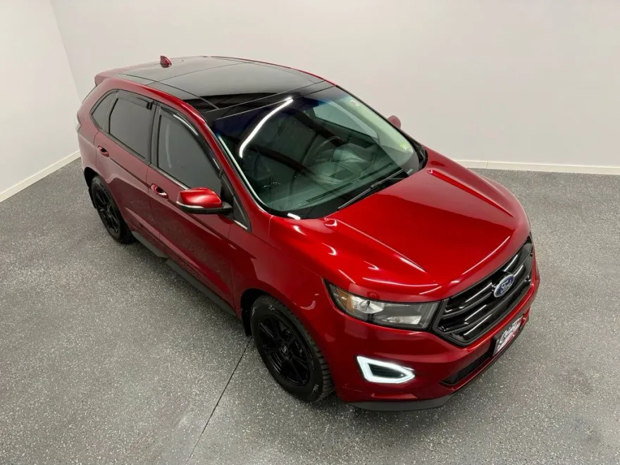 2015 Ford Edge Sport photo 1
