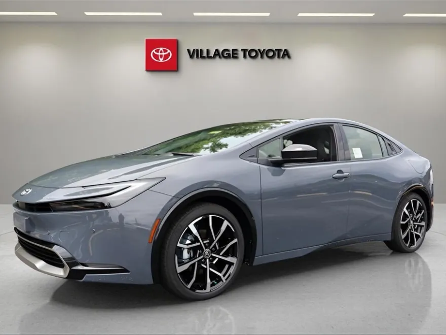 2025 Toyota Prius Plug-in Hybrid XSE photo 1