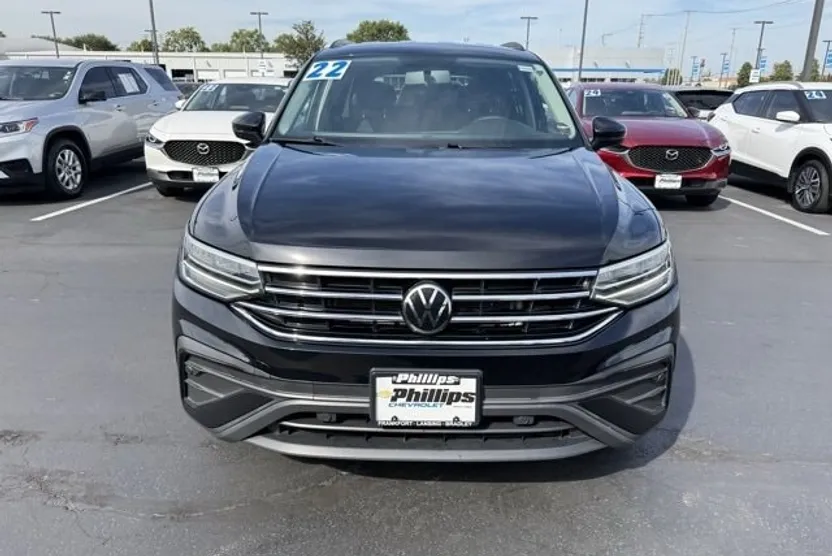 2022 Volkswagen Tiguan S photo 1