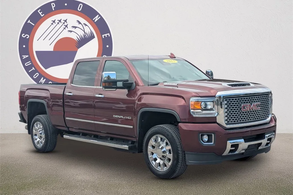 2017 Gmc Sierra 2500 HD Denali photo 1